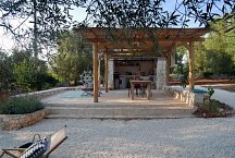 Trullo Elisa_outside kitchen and dining