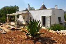Trullo with covered outside space