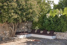 Trullo Iduna outside sofas and fire pit