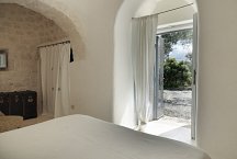 Trulli Bianchemura_2 of 3 double bedrooms