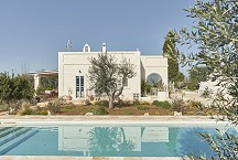 Masseria Silentio Haupthaus und Pool
