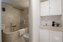 Trullo Silvano_small trullo bathroom