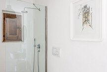 Casa Benita_bathroom with shower