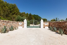 Masseria Paradiso entrance gate