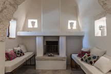 Trullo Silvano_fireplace corner