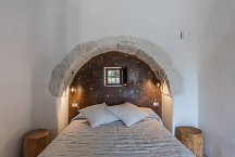 Trullo Silvano_small trullo bedroom
